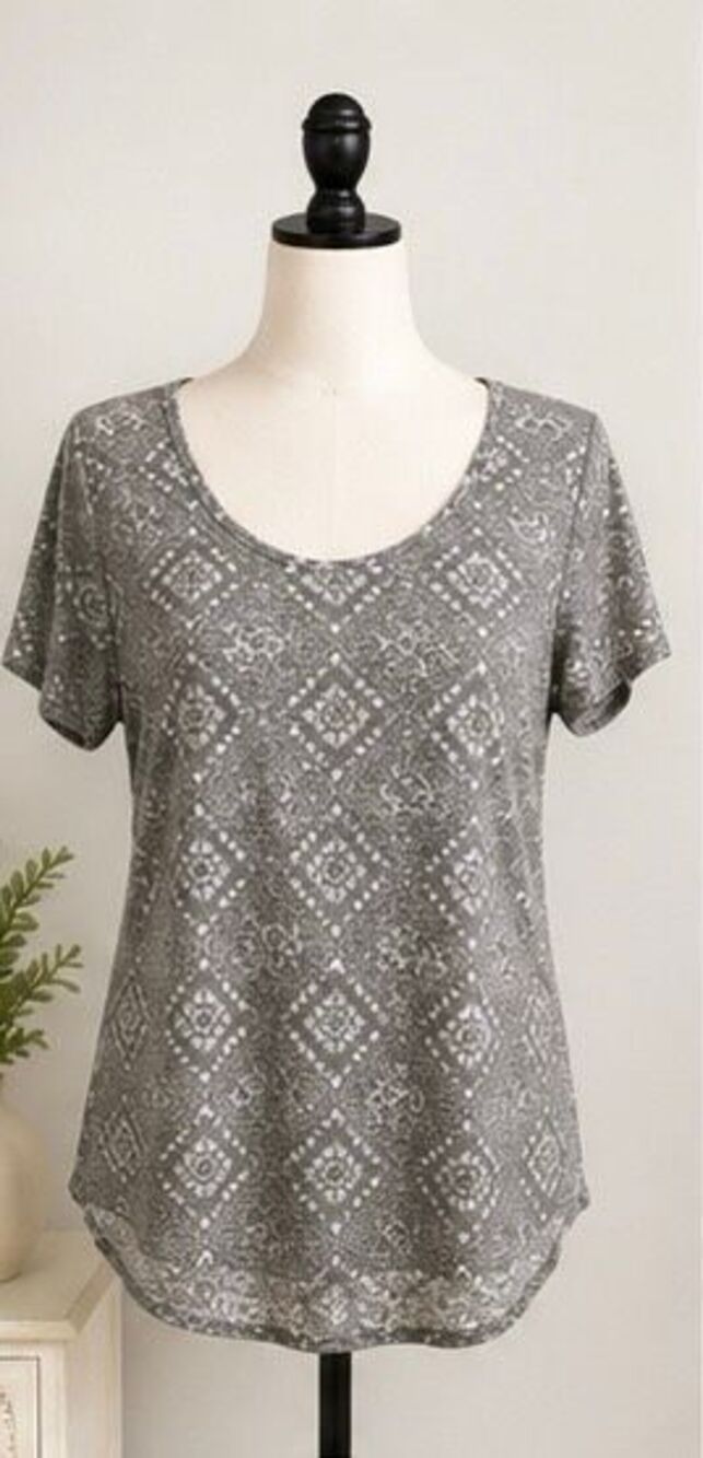 LuLaRoe Gray Short Sleeve Scoop Neck Tee with White Geometric Print